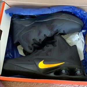 Nike Air Shox HyperBaller Zilver